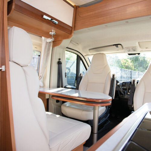 Auta - Lodě - Karavany